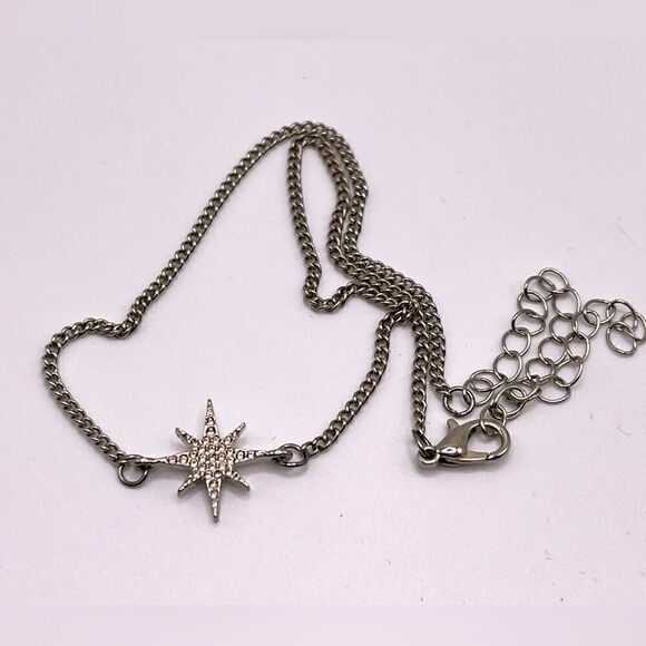*3/$20* Silver tone rhinestone pavé starburst choker length necklace - Picture 2 of 2
